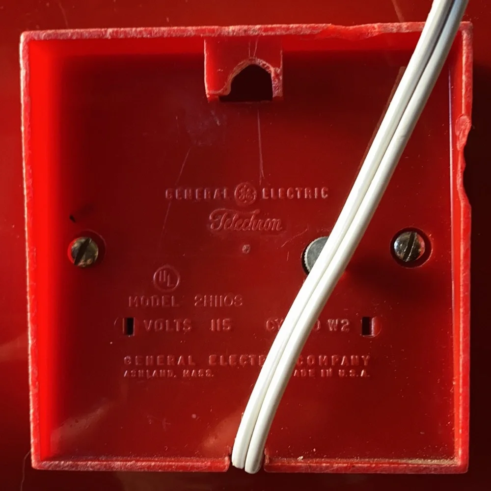 VINTAGE G.E. TELECHRON MODEL 2H1108 RED ELECTRIC WALL CLOCK-TESTED.